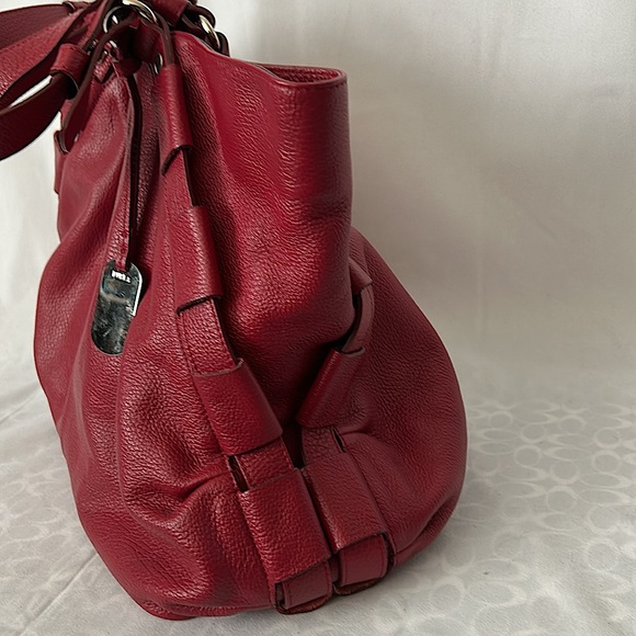 Furla Blood Red Vintage Carmen Leather Shoulder Bag Purse 🌺🌺 - Picture 4 of 11